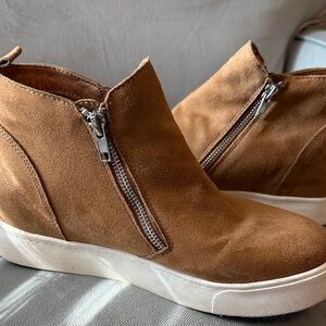 SODA ankle bootie. Size 8